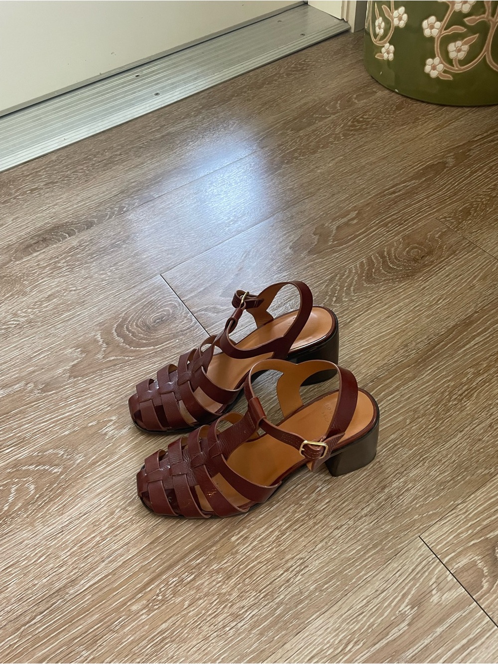 Sézane Florie Sandals- Brown Leather T-Strap Block Heel Sandals - Picture 7 of 8
